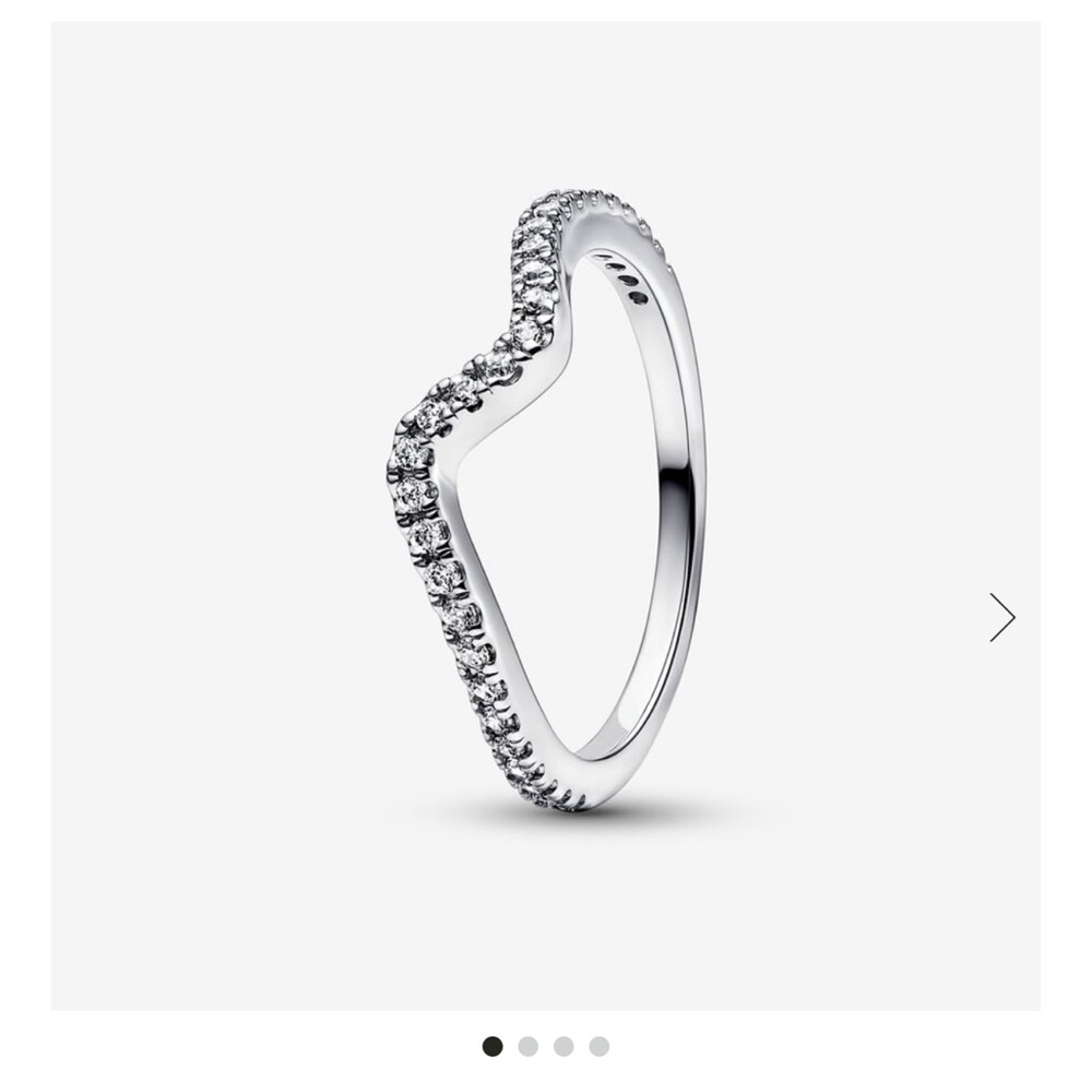 Pandora Sparkling Wave Ring